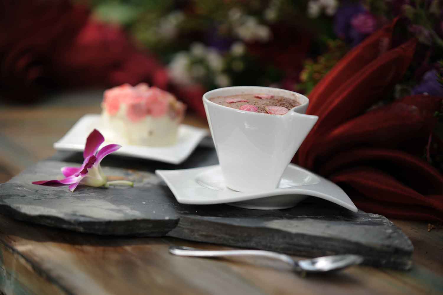 Banquetes, pastel de petalos de rosa Banquetes, pastel de petalos de rosa